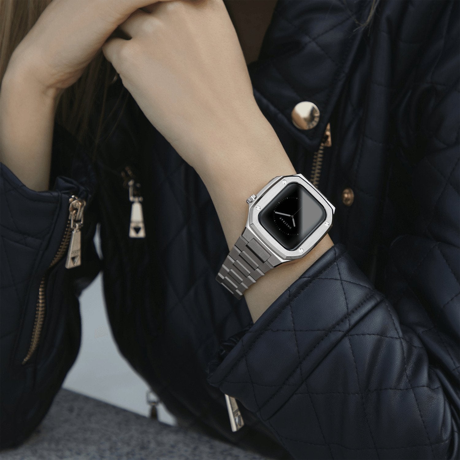 Silver apple outlet watch women